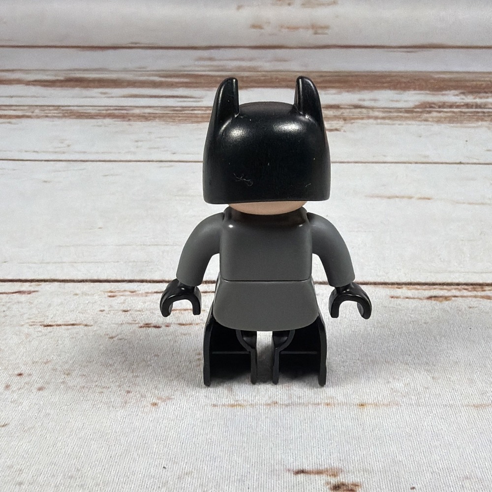 LEGO Duplo Batman Minifigure Black Suit Yellow Utility Belt DC Comics Figure - Picture 3 of 4